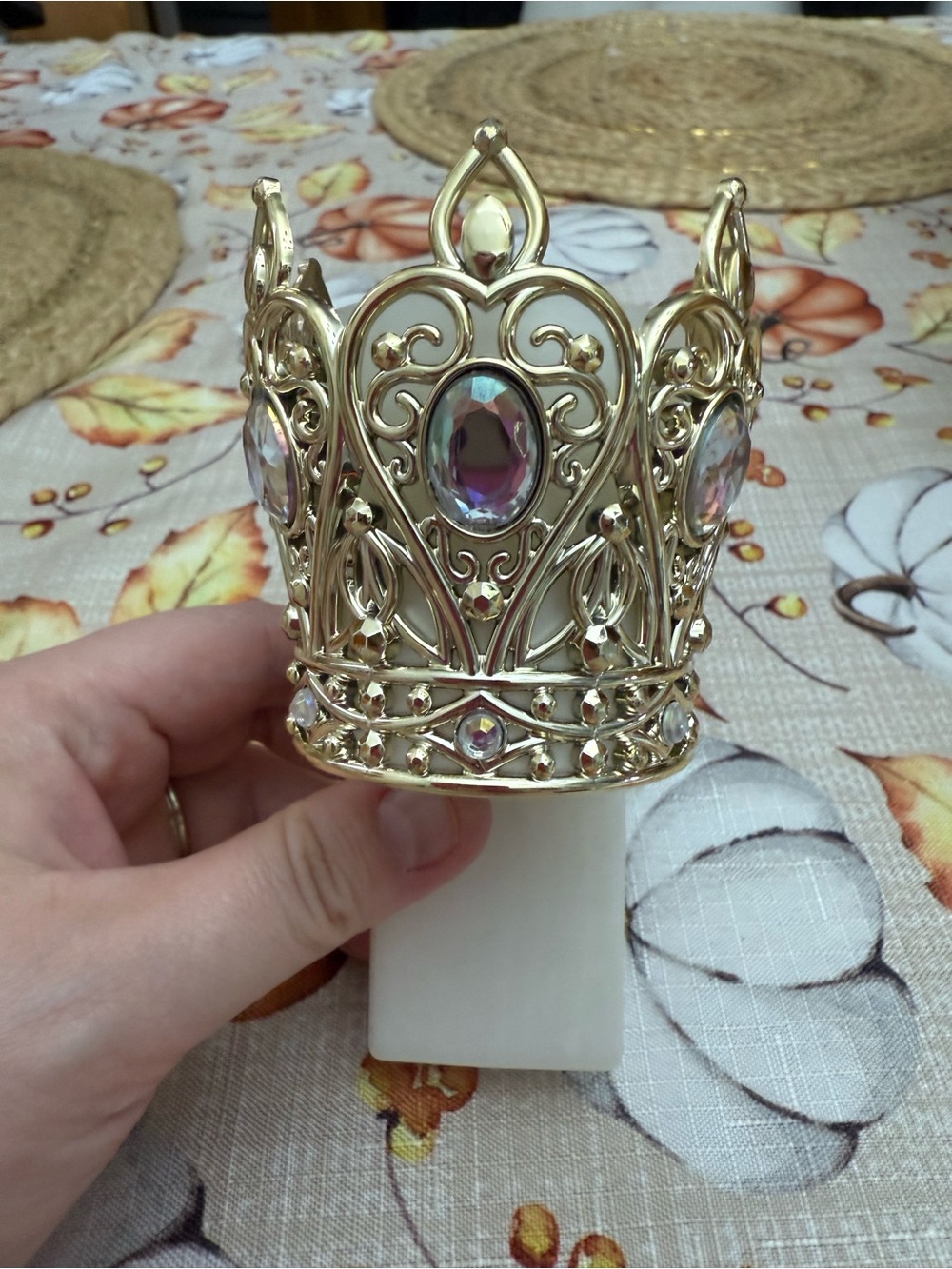 Good crown wall plug
